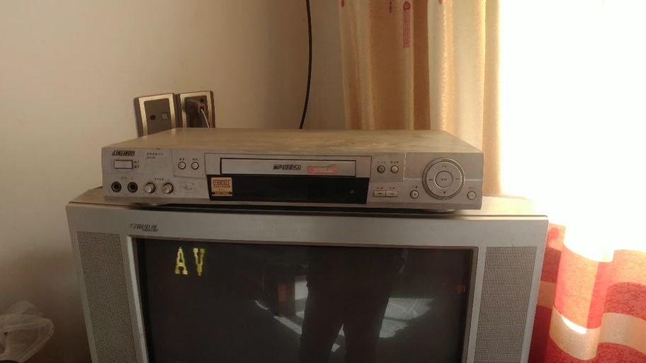 影碟机无法进出仓修复技巧 影碟机无法进出仓修复技巧